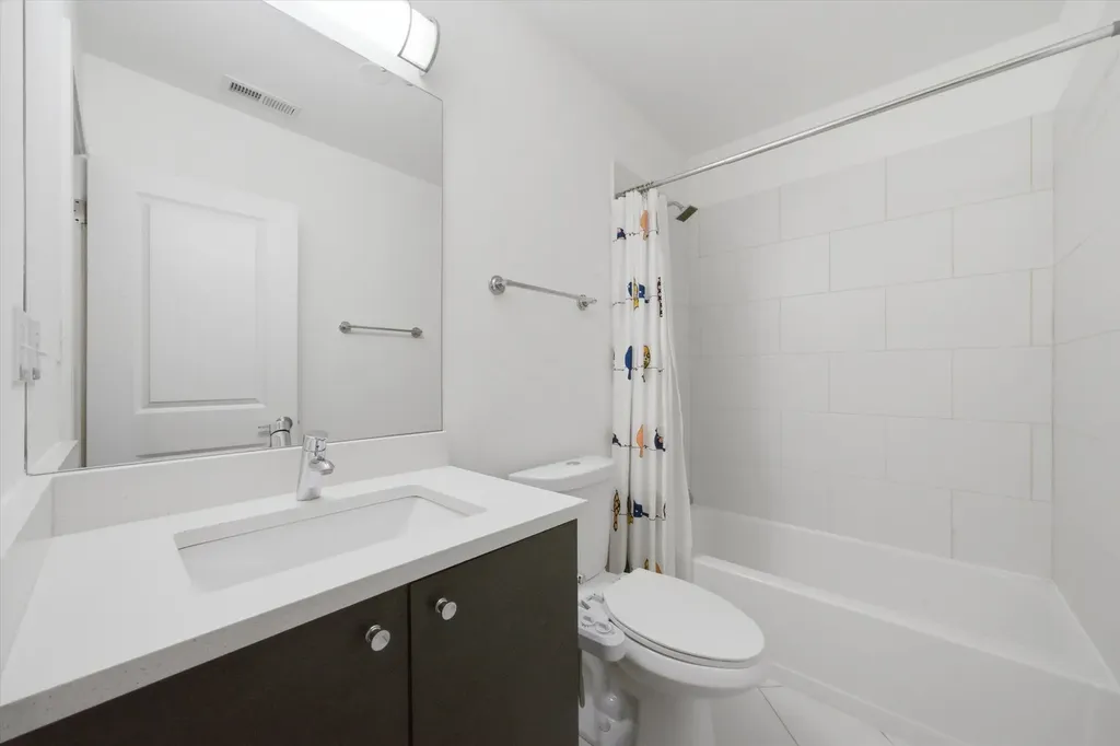 948 North Honore Street Chicago IL 60622