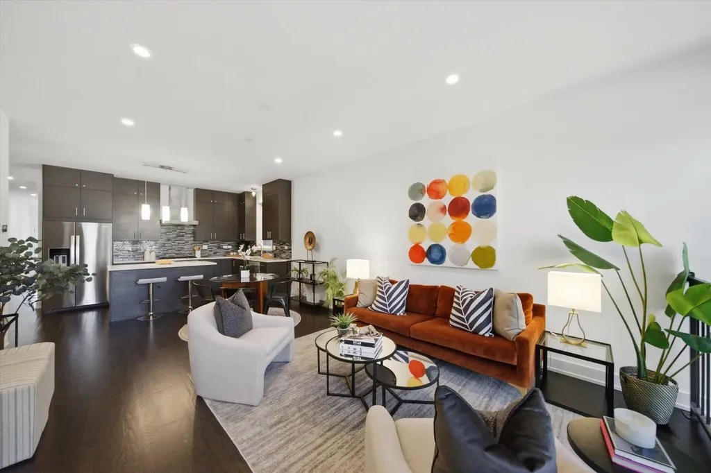 948 North Honore Street Chicago IL 60622