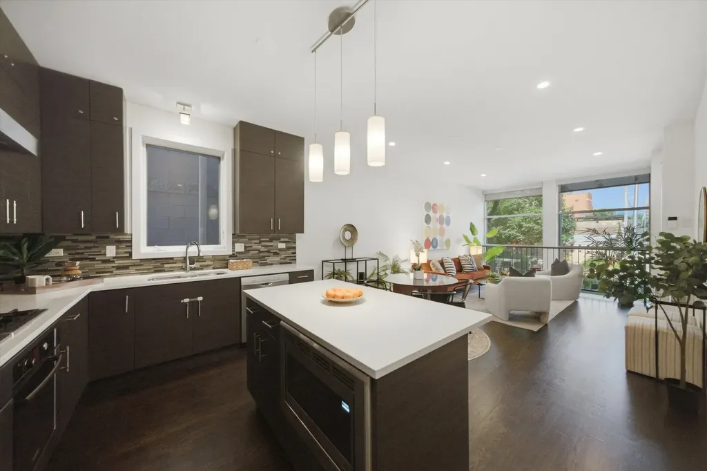 948 North Honore Street Chicago IL 60622