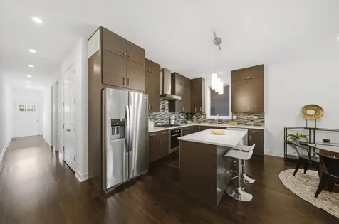 948 North Honore Street Chicago IL 60622