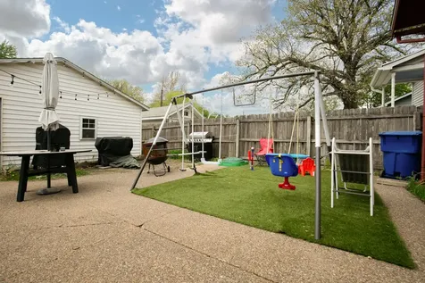 937 25TH Street Moline IL 61265