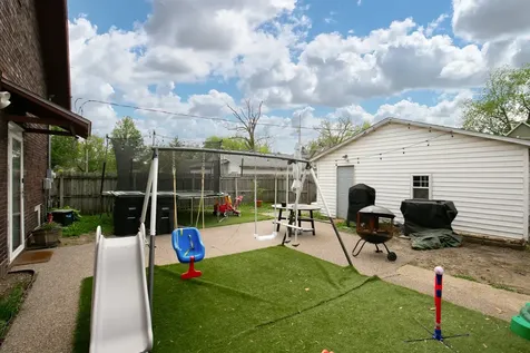937 25TH Street Moline IL 61265
