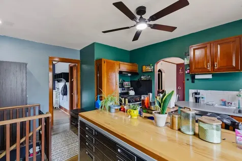 937 25TH Street Moline IL 61265