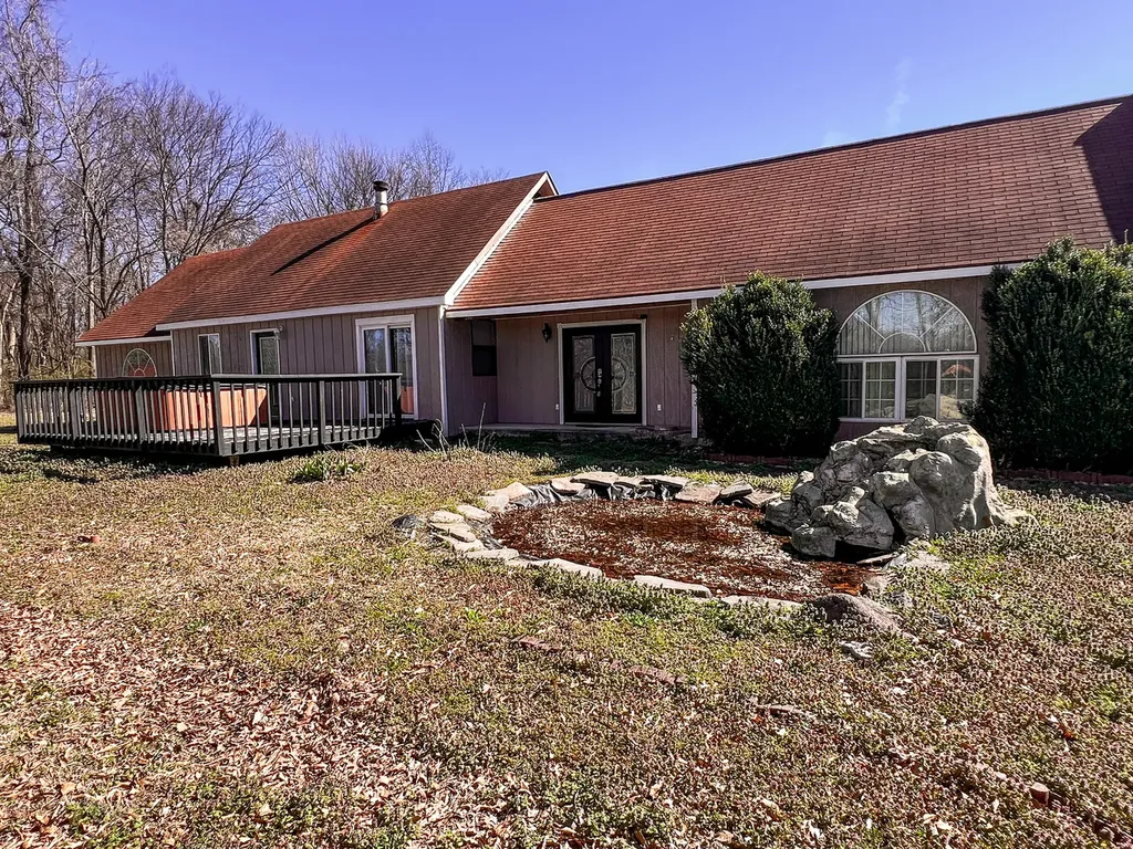 21604 Fox Drive Carlyle IL 62231