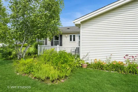 1016 Castleton Court Grayslake IL 60030