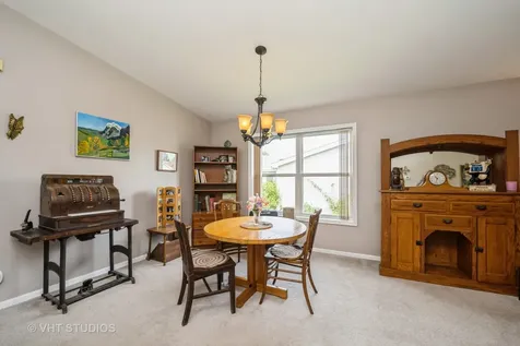 1016 Castleton Court Grayslake IL 60030