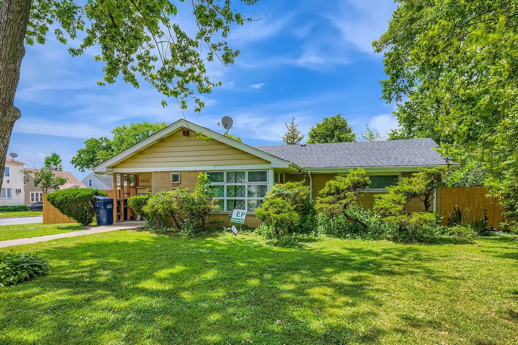 8856 South Washtenaw Avenue Evergreen Park IL 60805