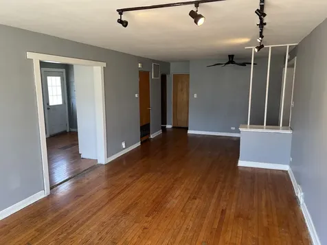 8856 South Washtenaw Avenue Evergreen Park IL 60805