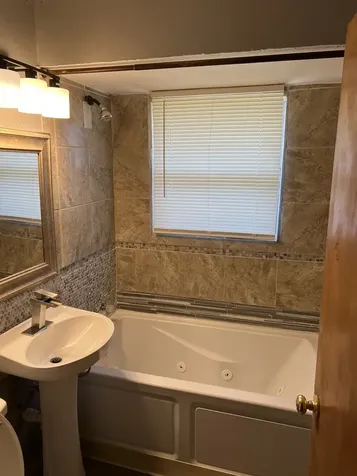 8856 South Washtenaw Avenue Evergreen Park IL 60805