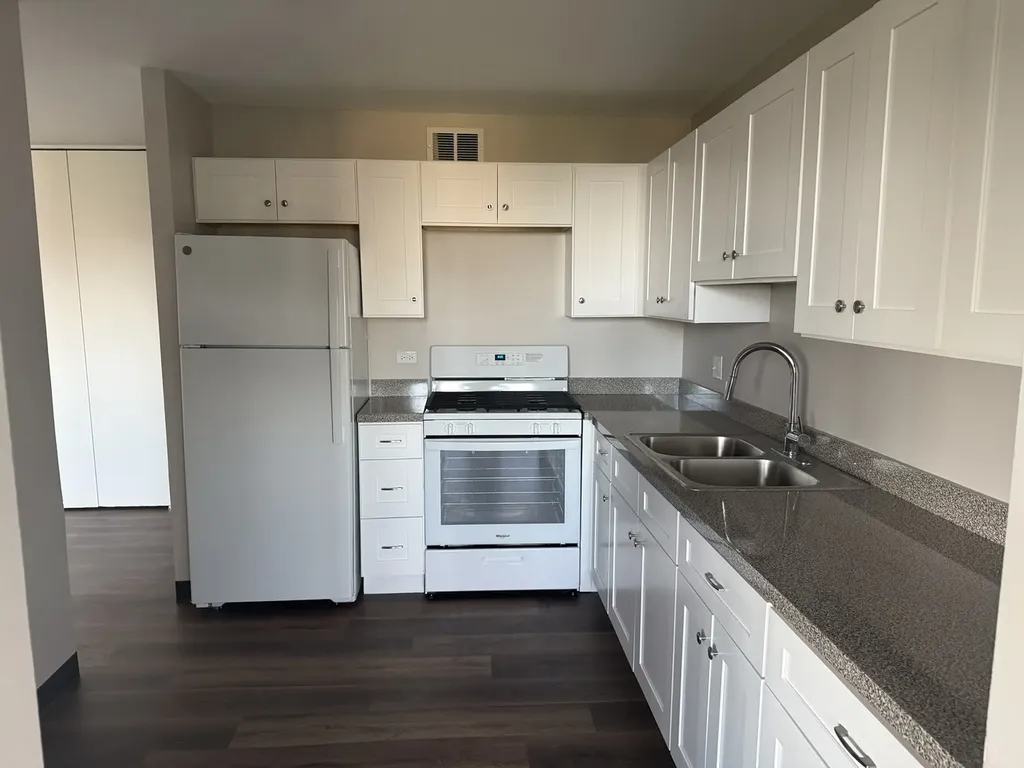 4850 South Lake Park Avenue Chicago IL 60615