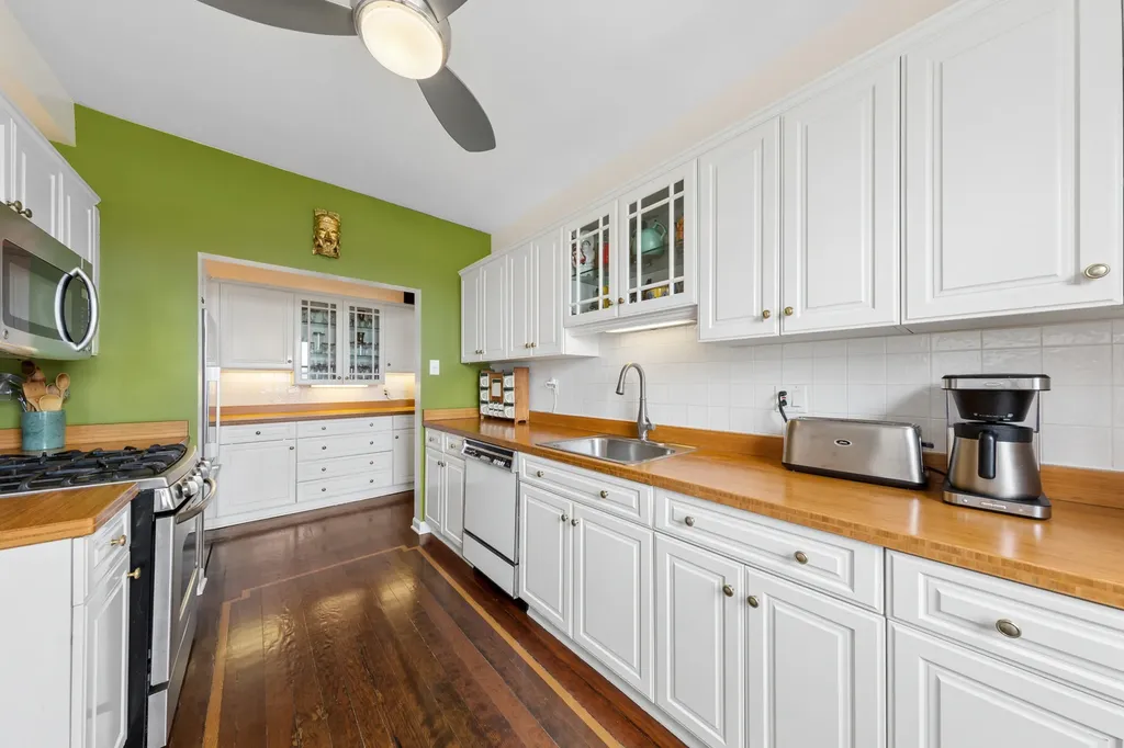 4300 North Marine Drive Chicago IL 60613