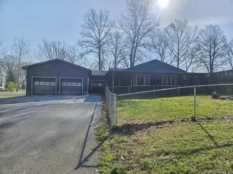 9769 Stuyvesant Street Benton IL 62812