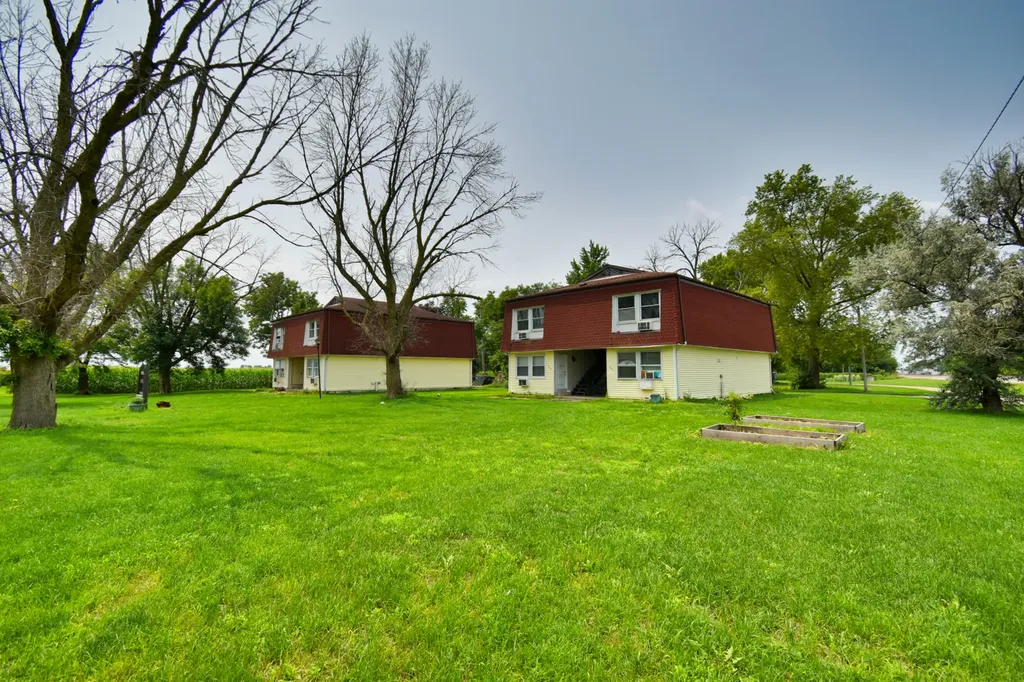 201-207 South Maple Street Toluca IL 61369