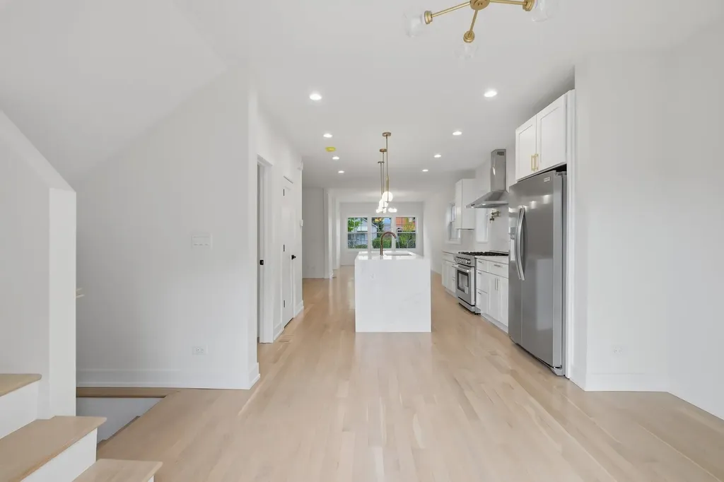 6707 West Imlay Street Chicago IL 60631
