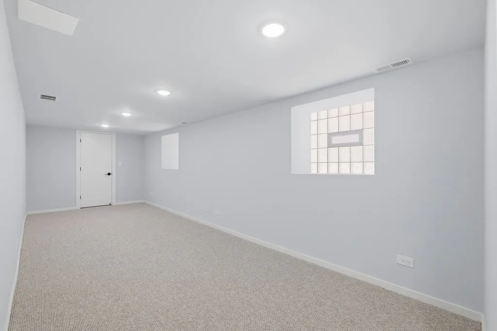 6707 West Imlay Street Chicago IL 60631