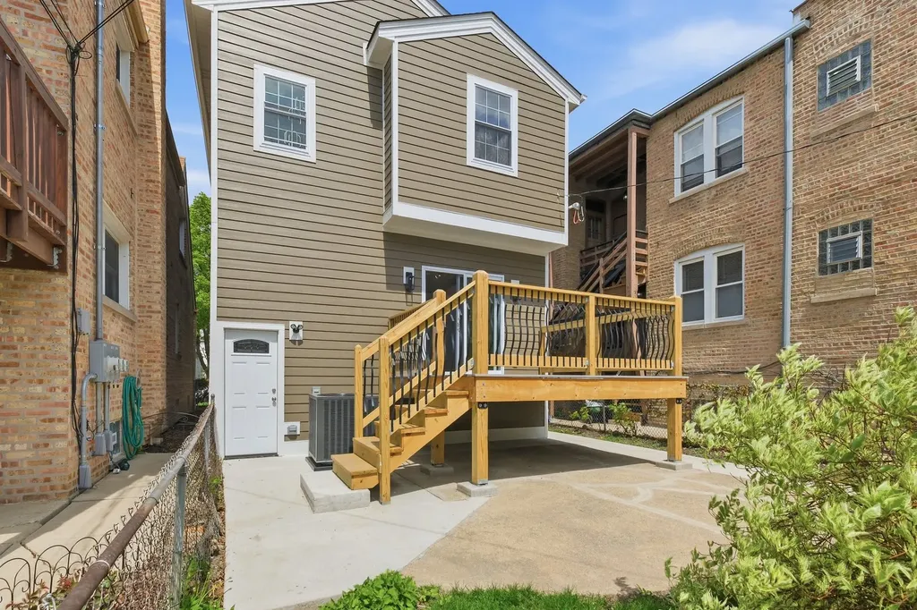 6707 West Imlay Street Chicago IL 60631