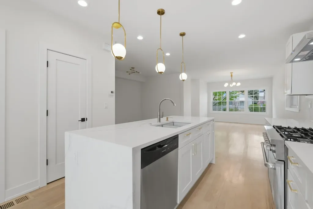 6707 West Imlay Street Chicago IL 60631