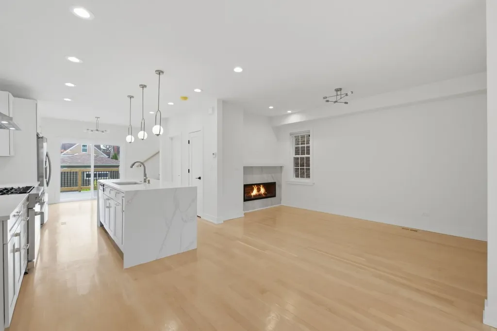6707 West Imlay Street Chicago IL 60631