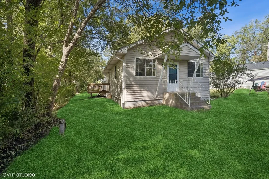 39477 North Hickory Avenue Antioch IL 60002