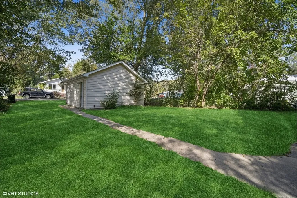 39477 North Hickory Avenue Antioch IL 60002