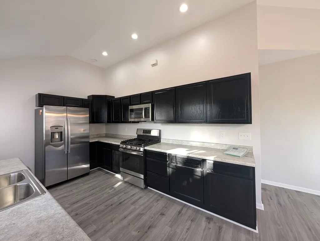 39477 North Hickory Avenue Antioch IL 60002