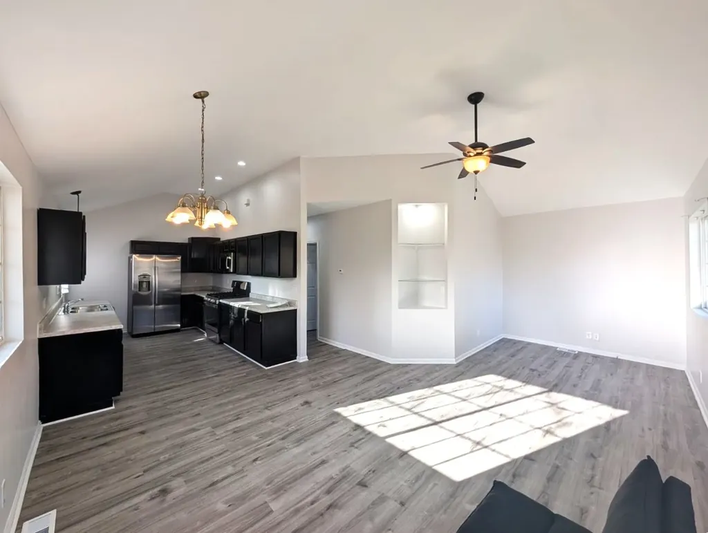39477 North Hickory Avenue Antioch IL 60002
