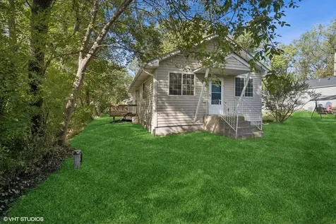 39477 North Hickory Avenue Antioch IL 60002