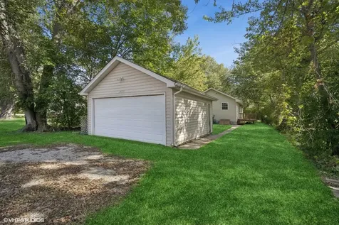 39477 North Hickory Avenue Antioch IL 60002