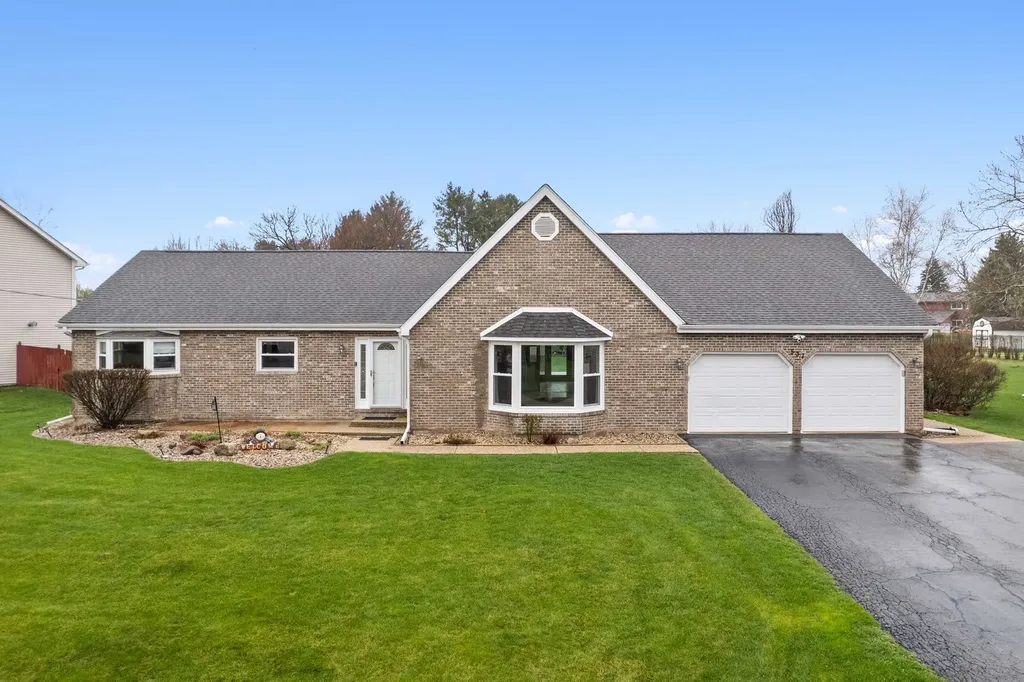 537 Erma Drive Lake Holiday IL 60552