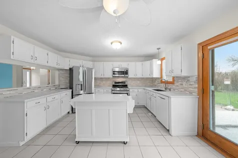 537 Erma Drive Lake Holiday IL 60552