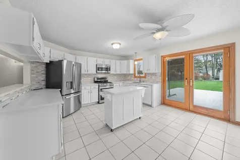537 Erma Drive Lake Holiday IL 60552