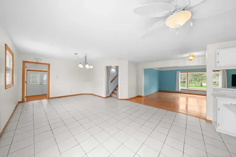 537 Erma Drive Lake Holiday IL 60552