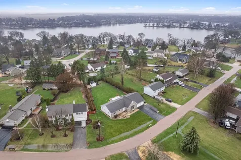 537 Erma Drive Lake Holiday IL 60552