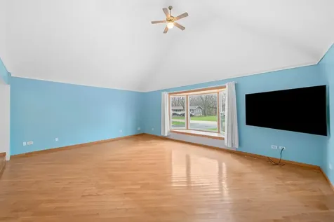 537 Erma Drive Lake Holiday IL 60552