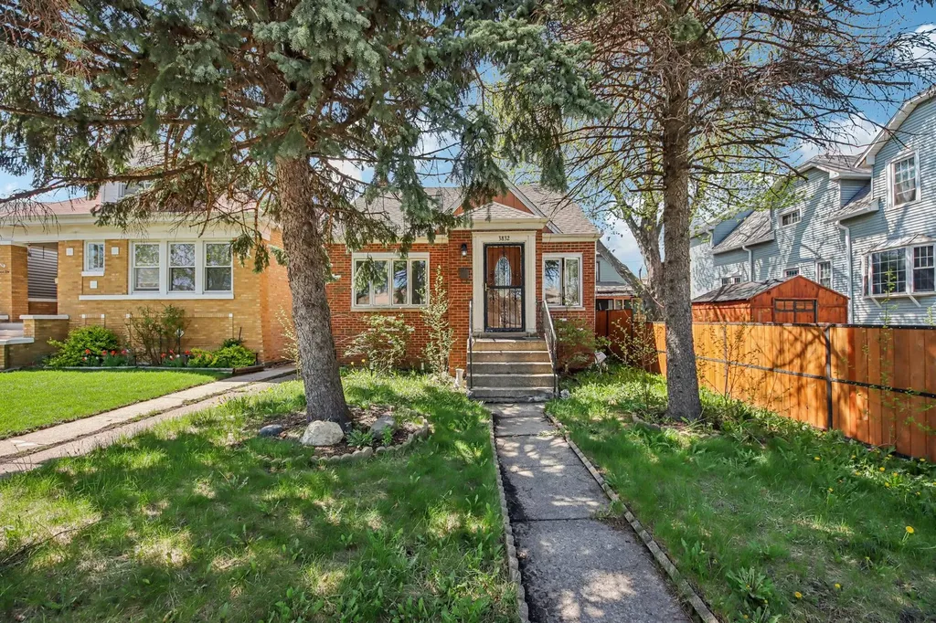 3832 North Oak Park Avenue Chicago IL 60634