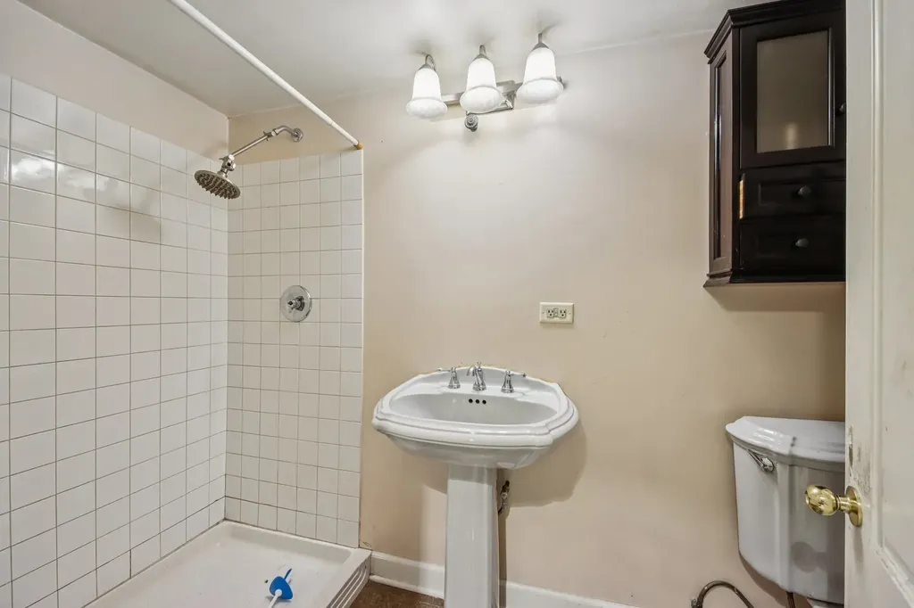 3832 North Oak Park Avenue Chicago IL 60634