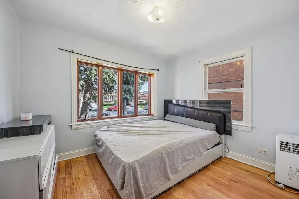 3832 North Oak Park Avenue Chicago IL 60634