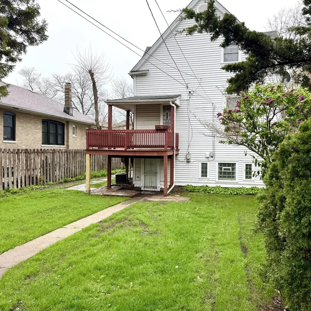 4644 North Kennicott Avenue Chicago IL 60630