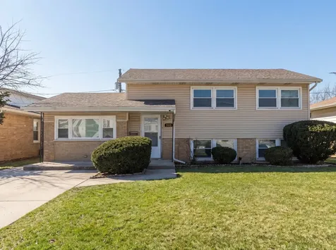 382 Chappel Avenue Calumet City IL 60409