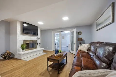703 Crestview Drive Ingleside IL 60041