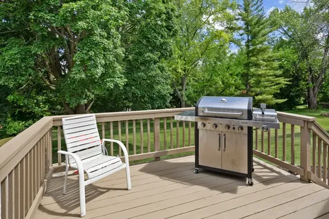 703 Crestview Drive Ingleside IL 60041