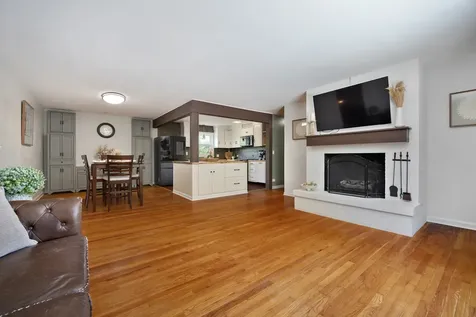 703 Crestview Drive Ingleside IL 60041