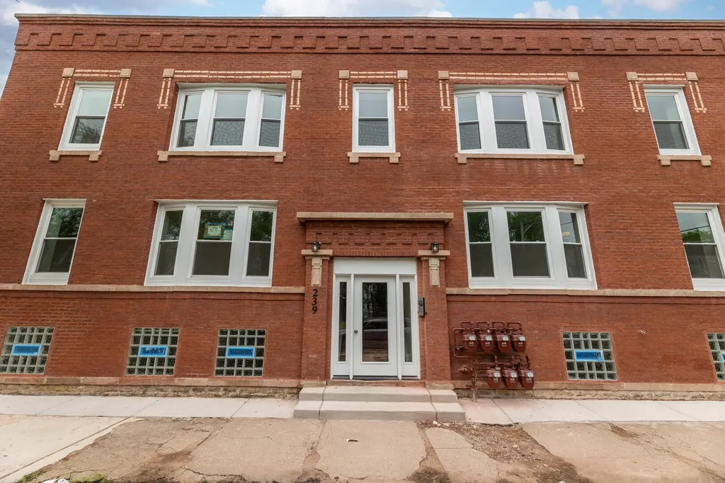 239 West 74th Street Chicago IL 60621