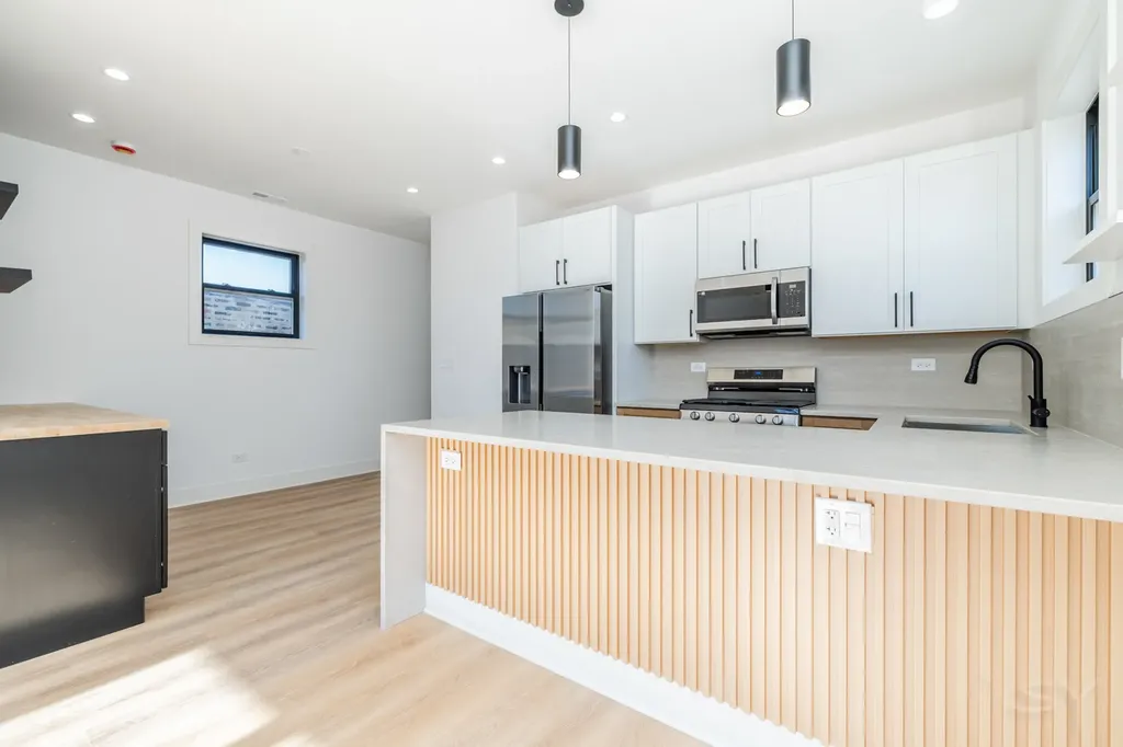 3327 West Division Street Chicago IL 60651