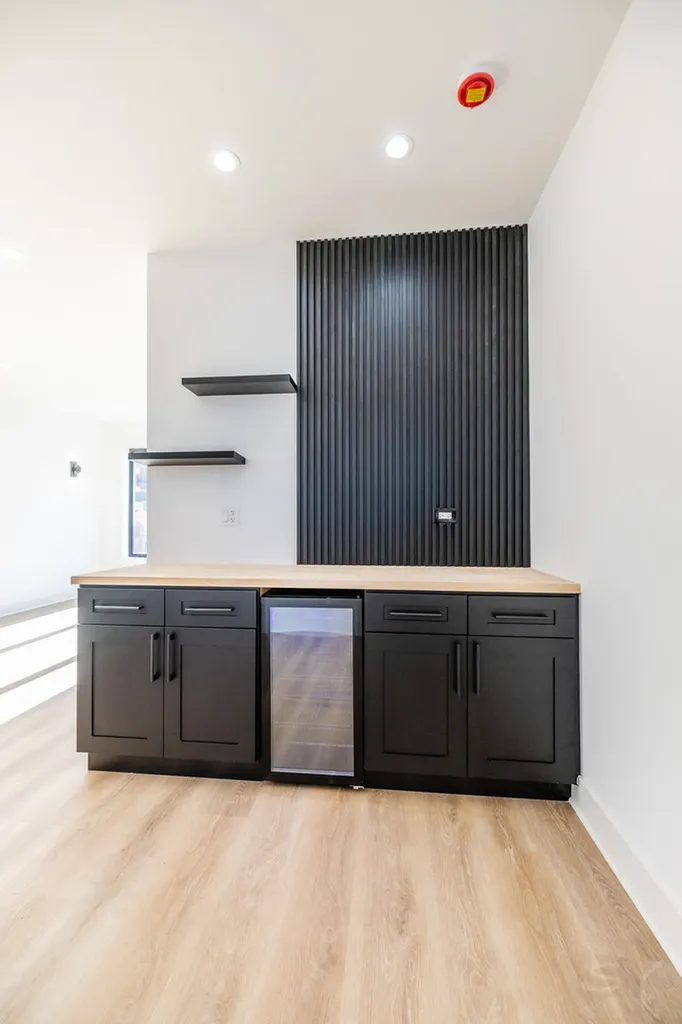 3327 West Division Street Chicago IL 60651