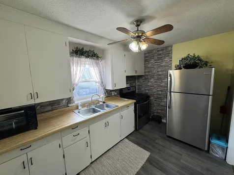 212 West Allmon Street Salem IL 62881