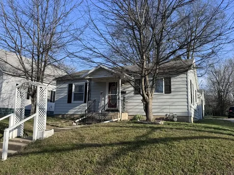 212 West Allmon Street Salem IL 62881
