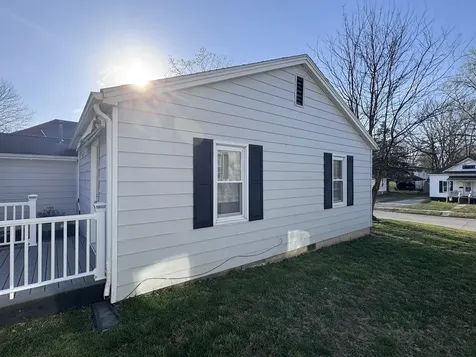 212 West Allmon Street Salem IL 62881