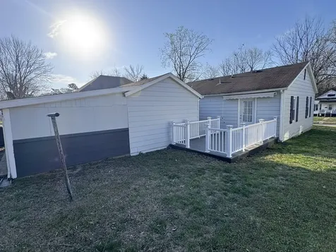 212 West Allmon Street Salem IL 62881