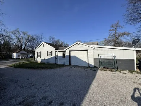 212 West Allmon Street Salem IL 62881